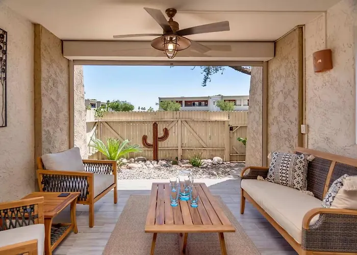 Modern And Sophisticated Old Town Gem * Scottsdale